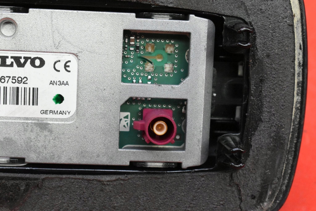 фото №7, Антена плавник 717-46 31667592 volvo s40 2 ii lift 16-20