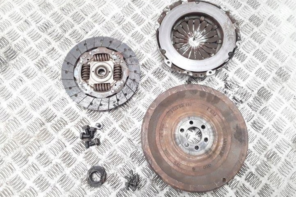 фото №7, Комплект зчеплення vw caddy ii variant 9k9b 038105273e 1.97l дизель 47kw