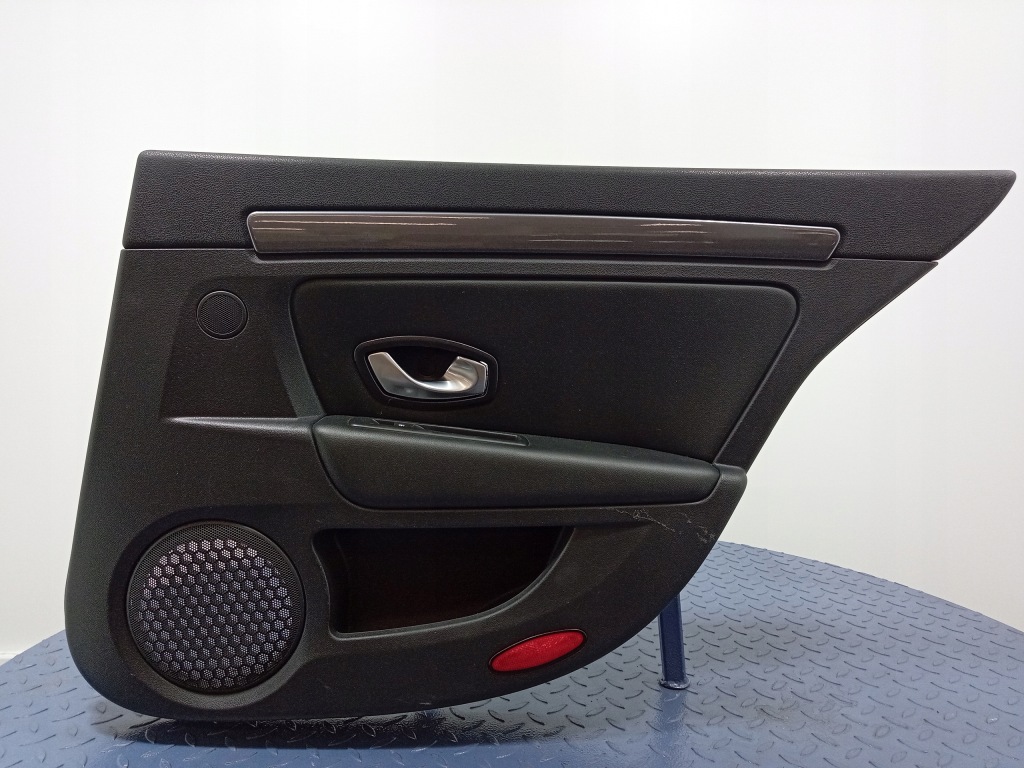 фото №1, Laguna iii kombi обивка дверь задняя правая обшивка