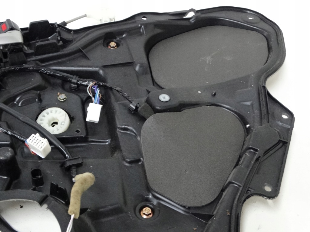 Пластик дверь правый  задняя mazda 3 bp4k-7297x Недорого