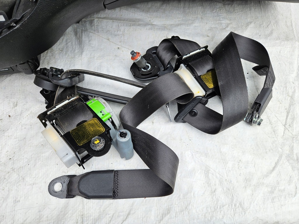 фото №5, Приборная панель консоль приборная панель + подушка безопасности + ремни пассажира hyundai veloster