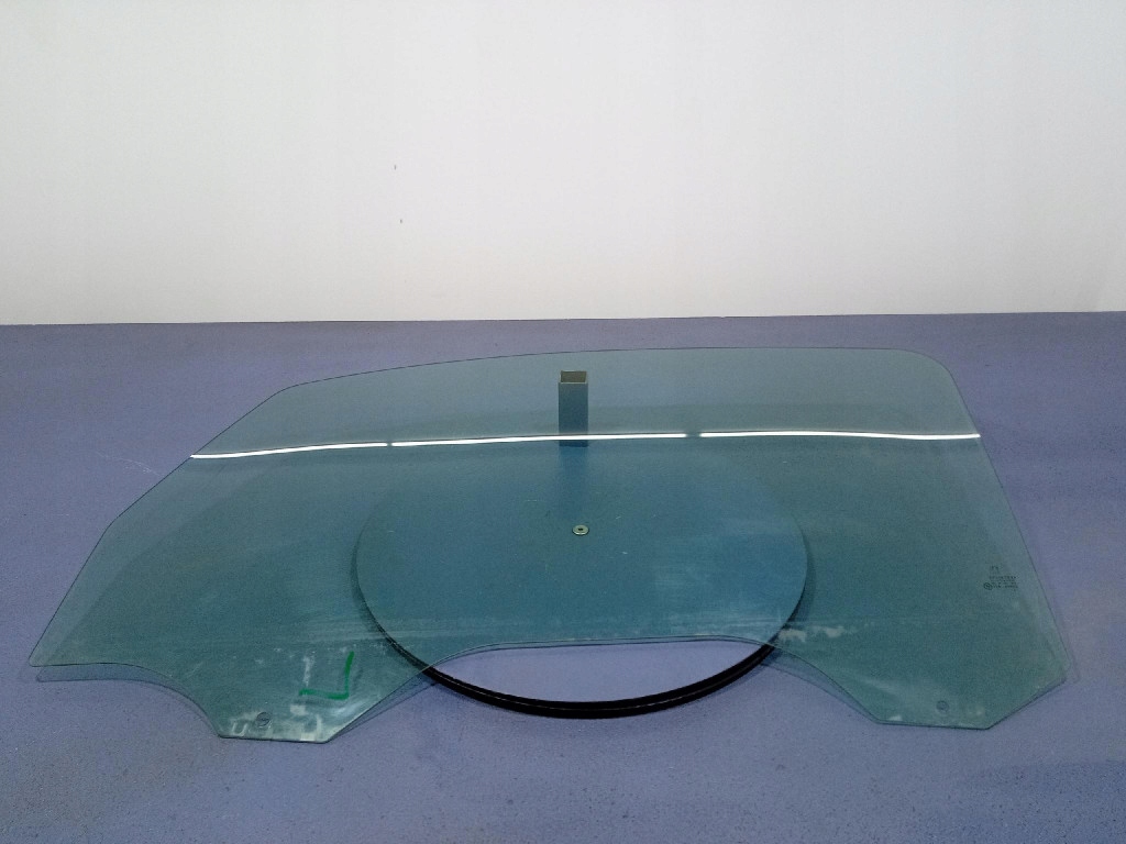 Купити Peugeot 1007 скло двері ліва 05r