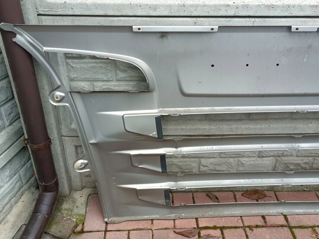 Решітка  капот scania streamline xpi кришка накладка поперечина Зі Шроту