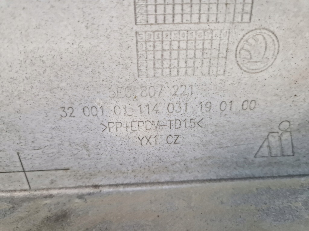 фото №7, Skoda octavia iii 5e0 бампер передний решётка противотуманная фара оригинал!