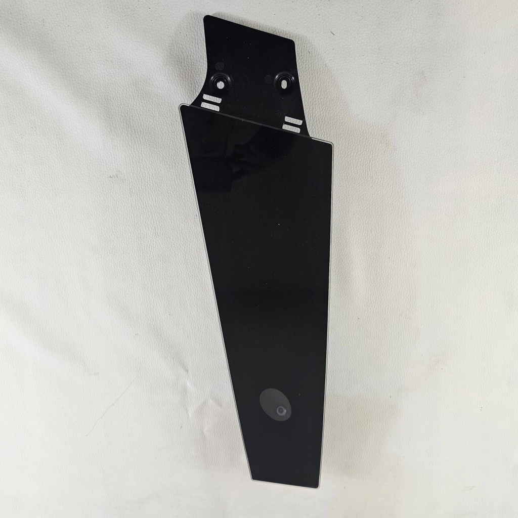 фото №1, Молдинг блок двигателя дверь камера правая tesla model s plaid 2023r 1496717-00-b