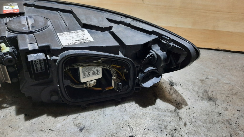 фото №6, Фара правый ксенон 31265699 volvo s40 ii v50