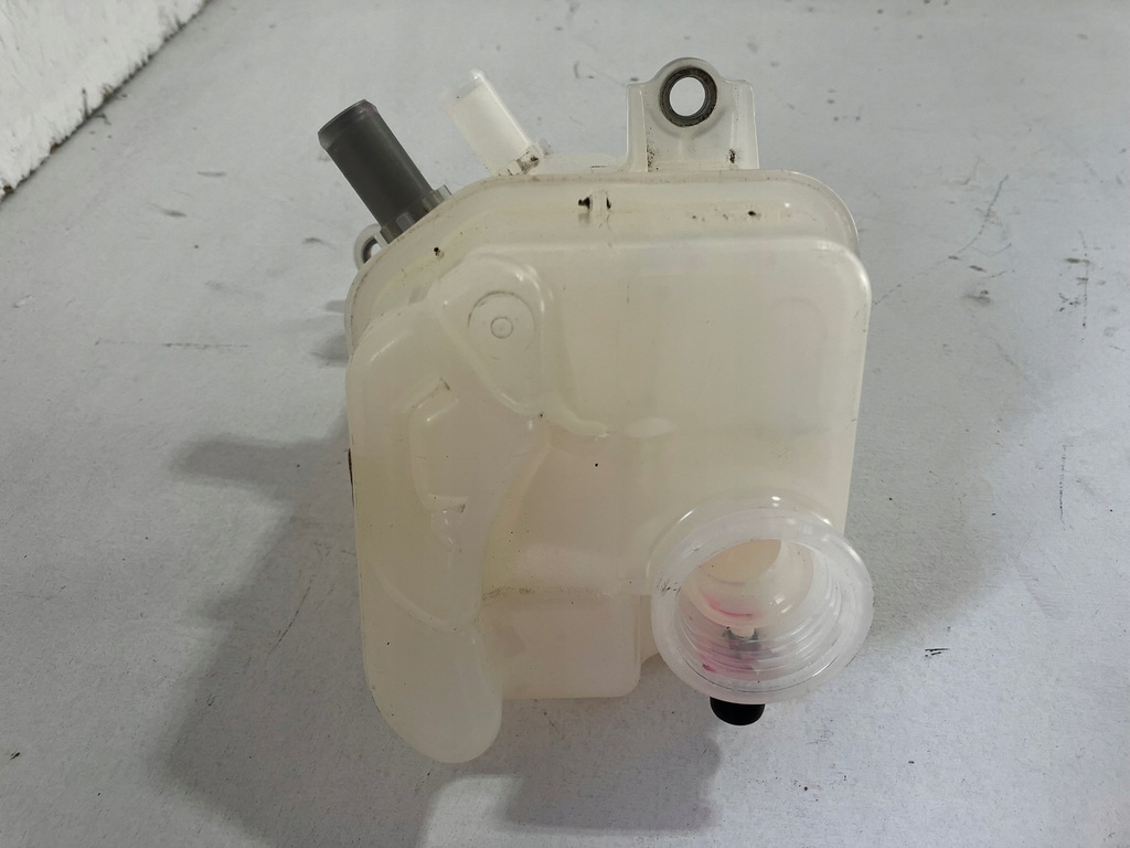 фото №7, Auris ii гібрид бачок розширювальний малий