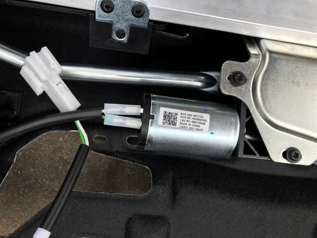 фото №14, Mercedes w206 c klasa sedan электрическая шторка стекло задний