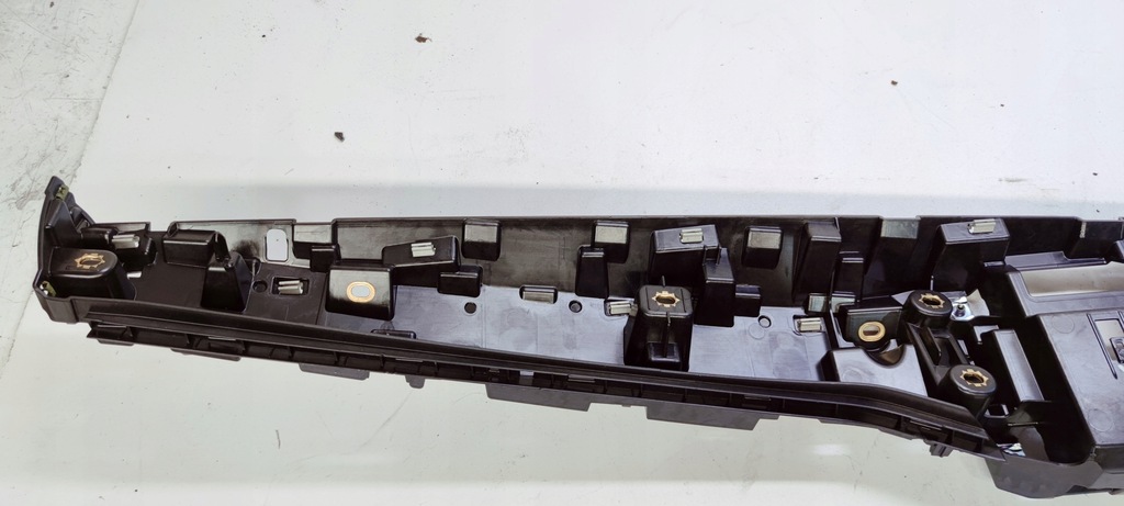 фото №7, Молдинг кронштейн декору панелі audi a6 c8 4k1857736