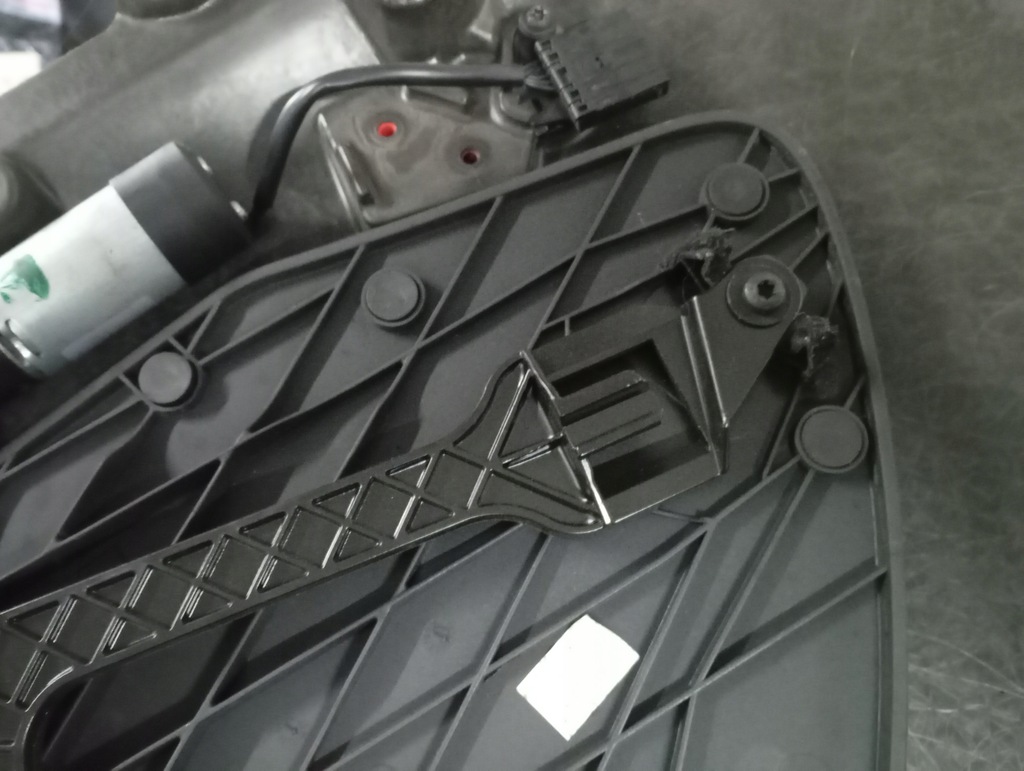 фото №7, Opel astra h cabrio моторчик спойлер права 1330528