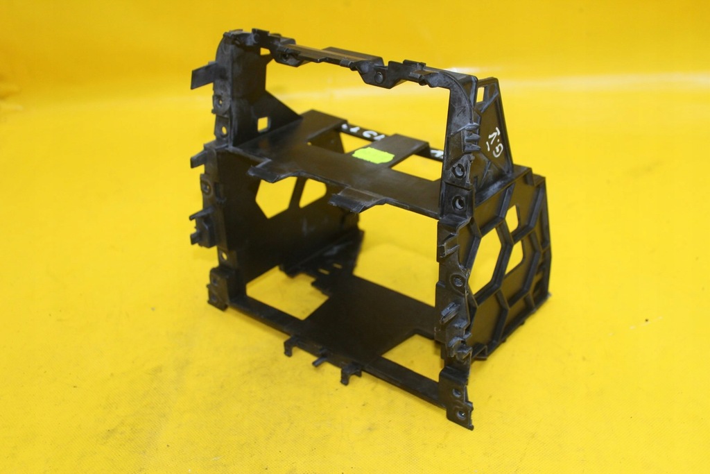 фото №1, Рамка защита радио a3 8p golf v 1k0858089c