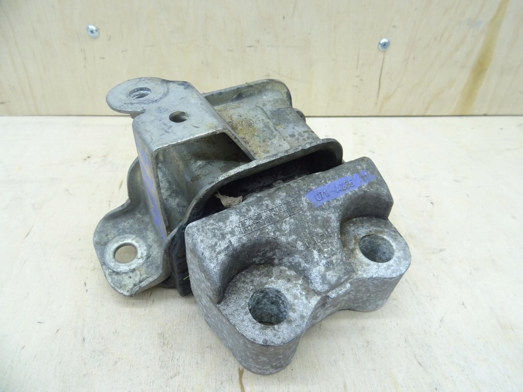 фото №1, Fiat 500 1.2 кронштейн коробки передач