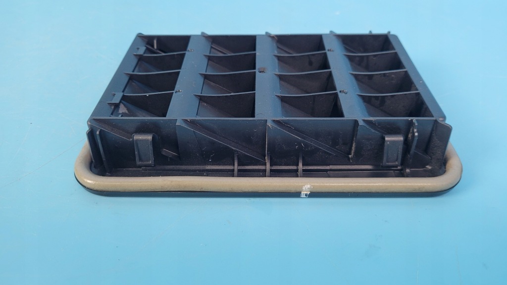 фото №7, Bmw 2' f44 218d gran coupe 21r решётка вентиляции левая 9201647 60829010