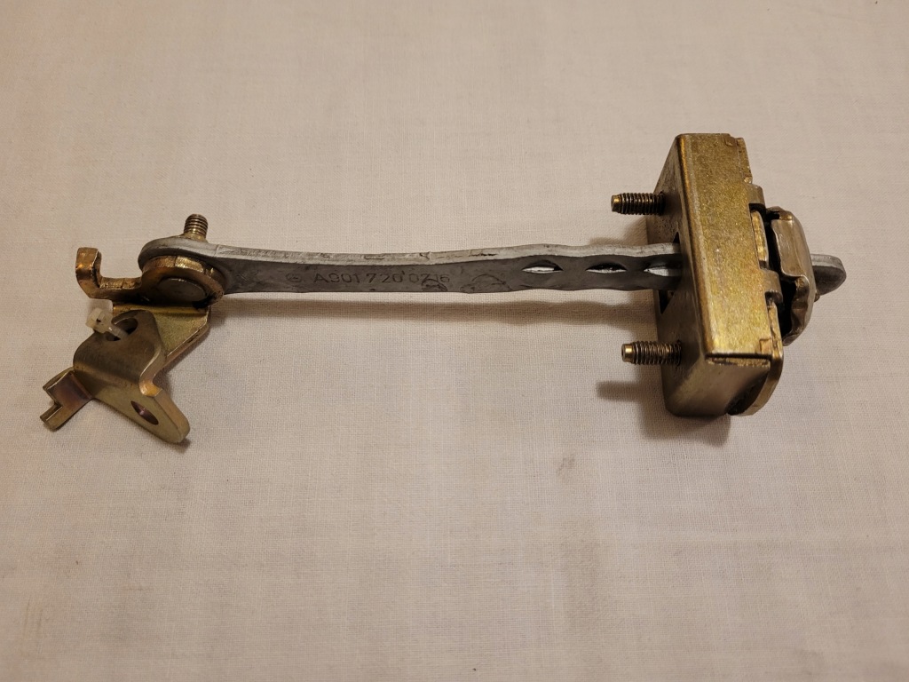 фото №1, Mercedes sprinter ограничитель дверь 9017201016