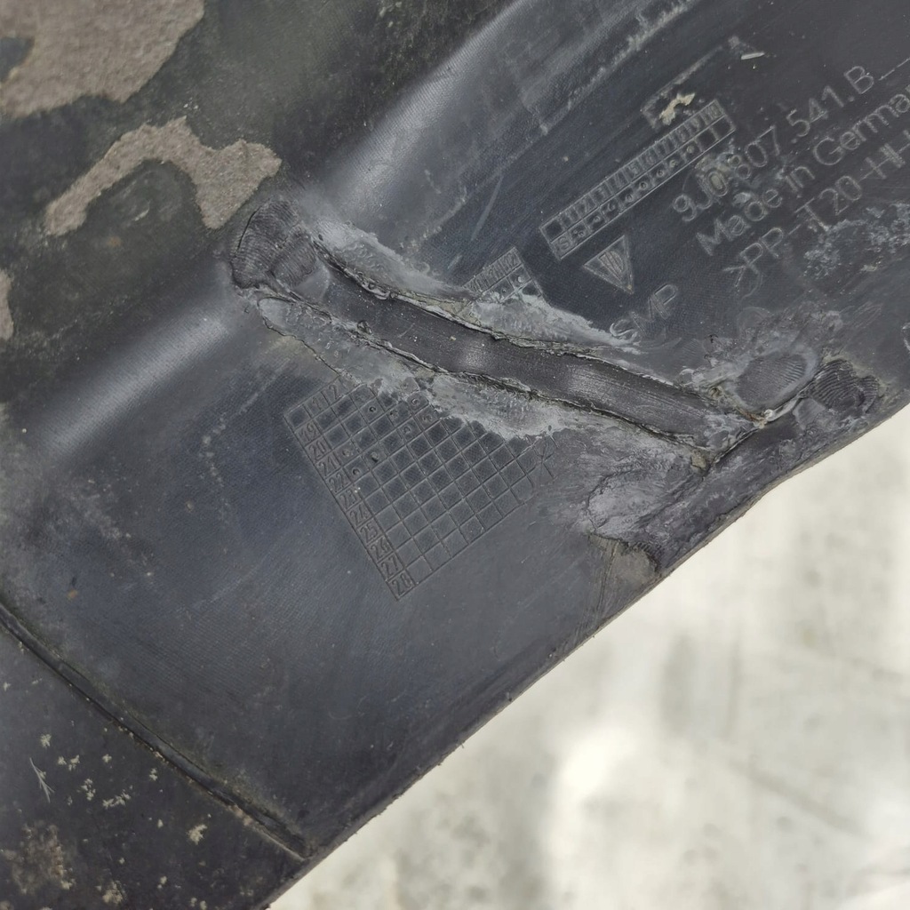 фото №9, Porsche taycan cross turismo 19- спойлер накладка бампера перед 9j0807541b