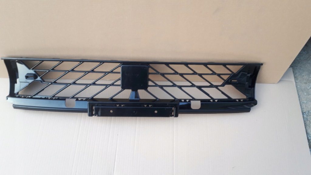 Купить Seat cupra formentor решётка средняя бампера перед