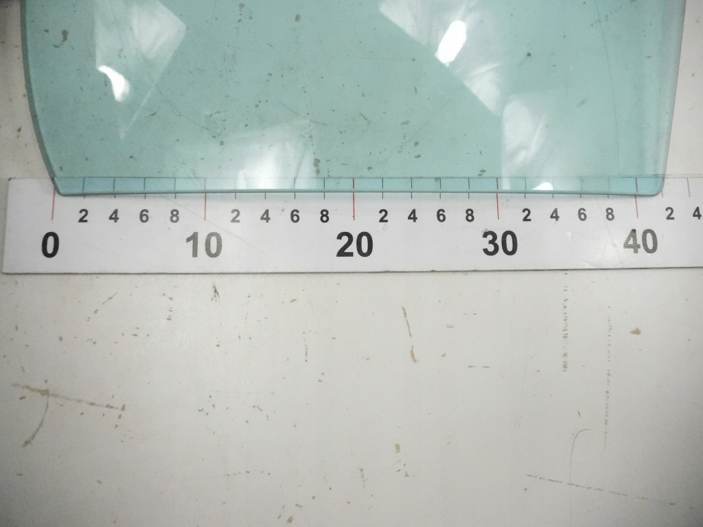 Стекло дверь задних правых lancia thesis 60678888 Киев