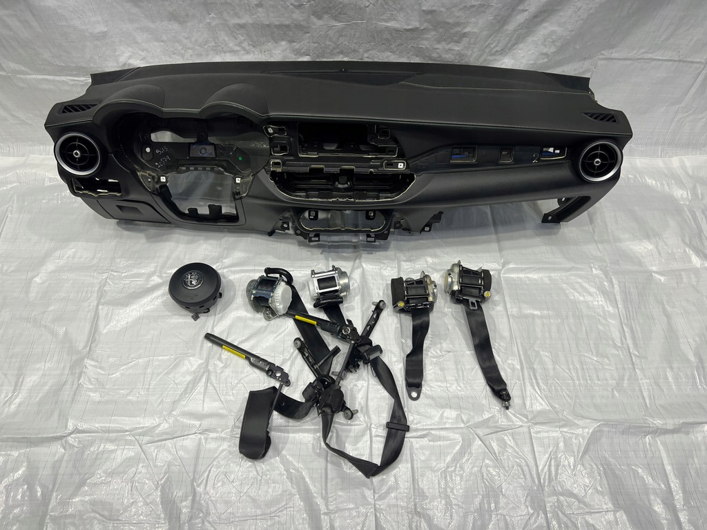 фото №1, Консоль подушки безпеки ремені alfa romeo stelvio qv