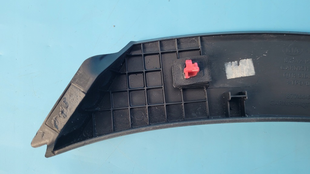 фото №6, Kia sorento iv 20r молдинг накладка крила права задня 87742-p2000