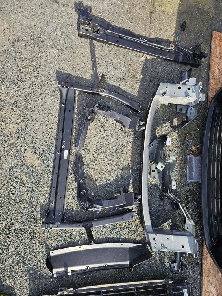 фото №16, Volvo xc40 перед капот бампер лампы