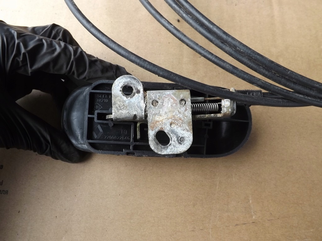 Renault laguna 1 1 трос ручка тяга горловины  топливной  7700822646 Киев