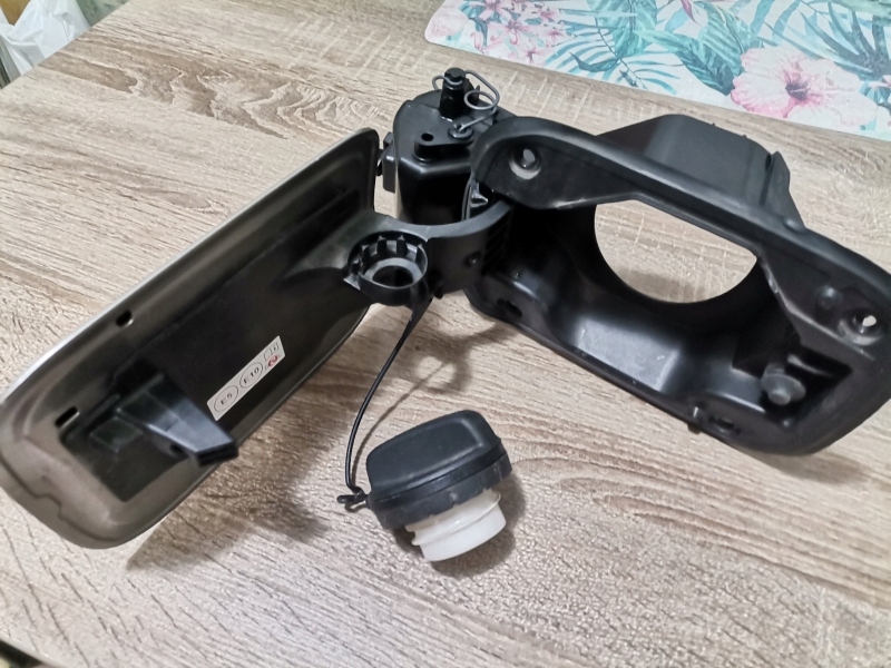 фото №2, Lexus rcf rc-f rc f rc350 крышка заливной топлива