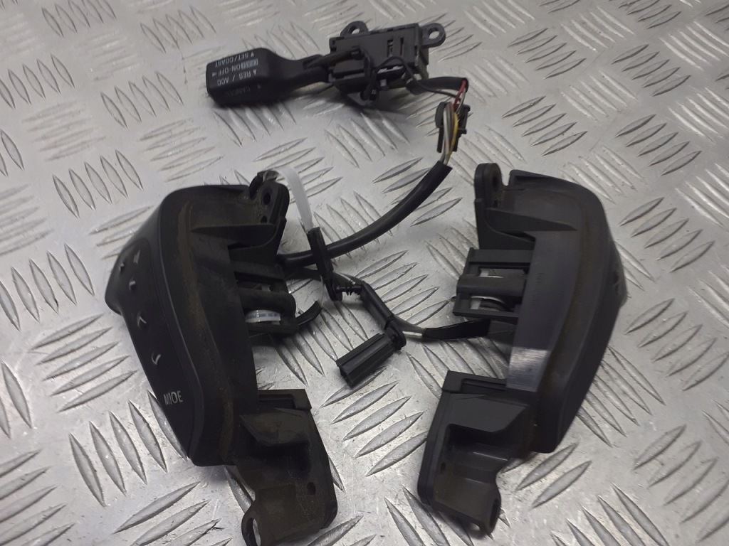 фото №1, Перемикач керма toyota avensis t25 2.0 d4d 75b070