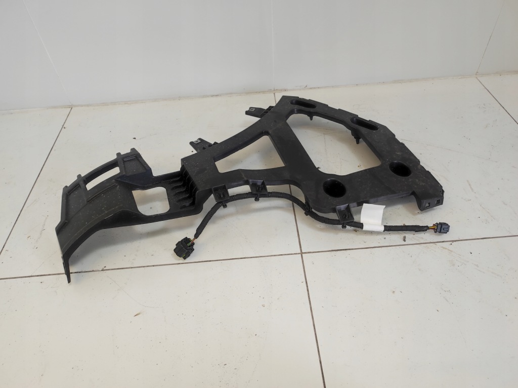 Направляющая кронштейн бампера левый задний  vinfast vf9 Недорого