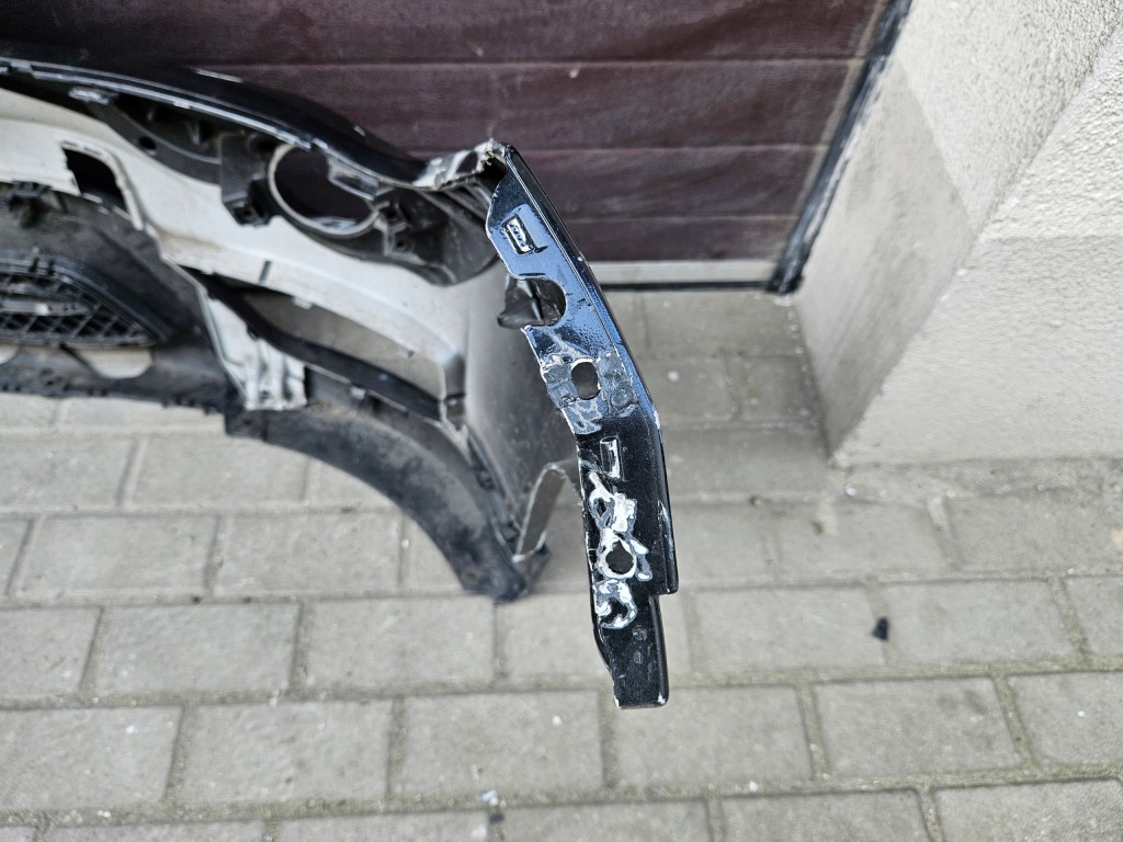 Бампер перед передній bmw x1 e84 рестайлінг  lci 2167580100 + решітки радіатора + решітка оригінал Доставка