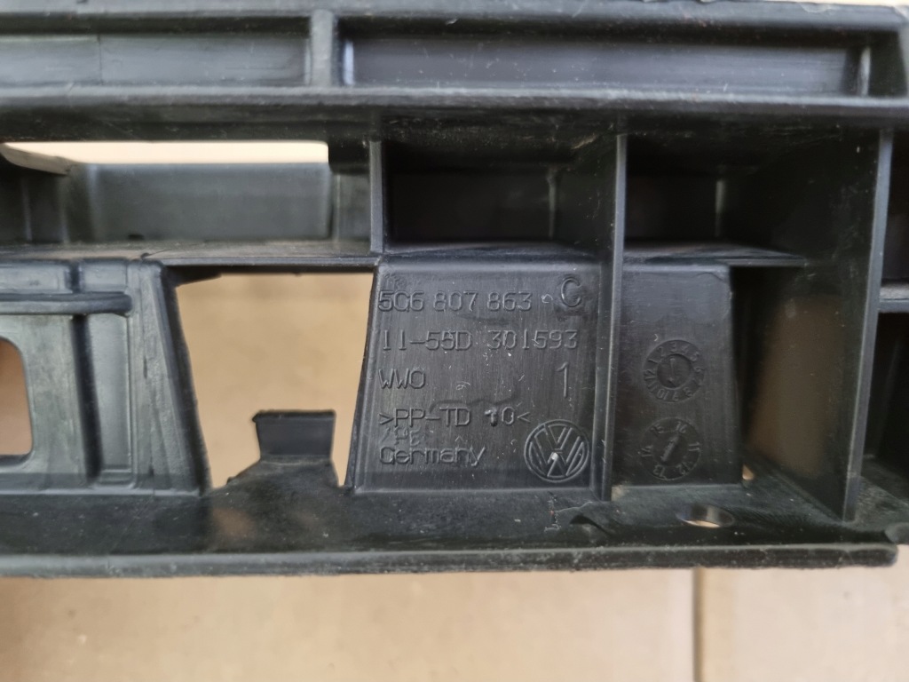 фото №11, Направляющая молдинг крепёжная бампер задняя vw golf vii