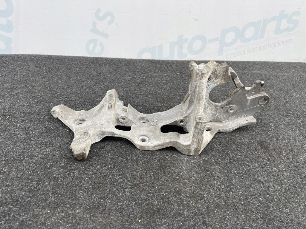 Купить Audi q2 1.6 tdi кронштейн двигателя