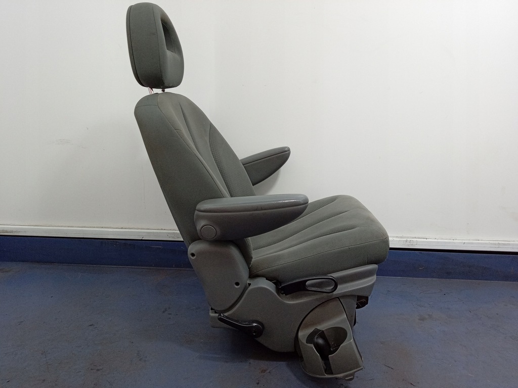 фото №6, Voyager iv caravan сиденье задняя правый задний 2 ряд