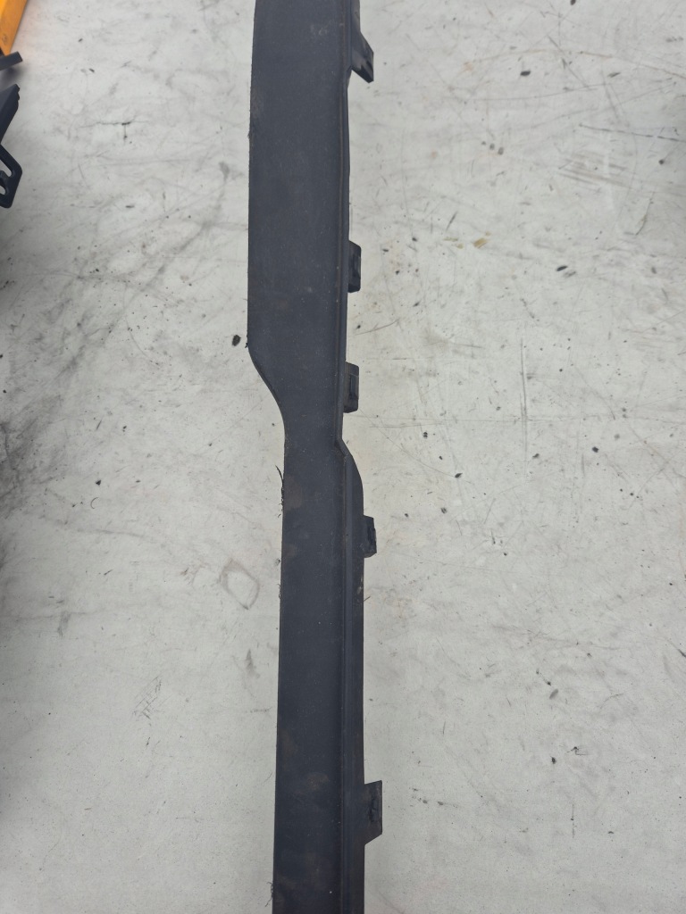 Купити Opel insignia b рестайлінг  39148889 накладка-спойлер правий