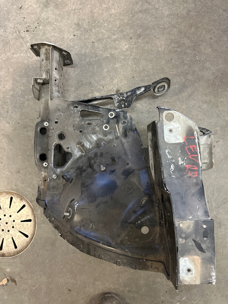 фото №1, Чверть лонжерон підкрилок levante права