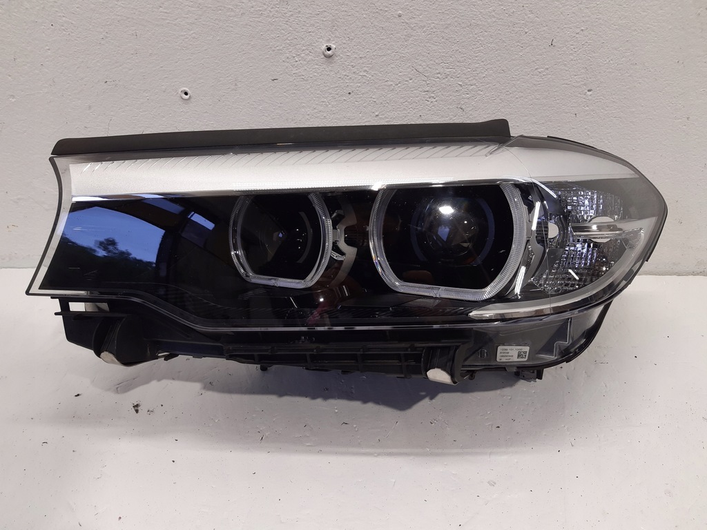 фото №1, Bmw 5 g30 g31 f90 лампа перед левая led 8499111