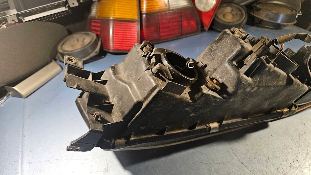 фото №7, Лампа фара поворотник правий перед передня mitsubishi galant viii 8