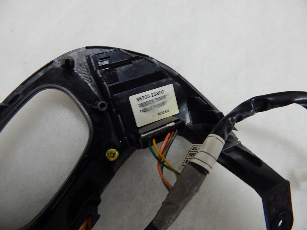 фото №7, Hyundai ix35 - круиз-контроль мультифункция кнопки руля