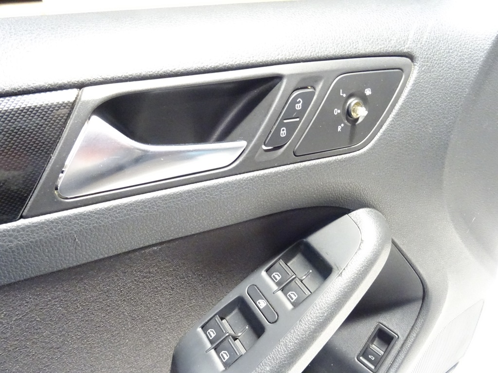 фото №8, Обшивка двері перед лівий vw jetta vi 6 10-18 europa