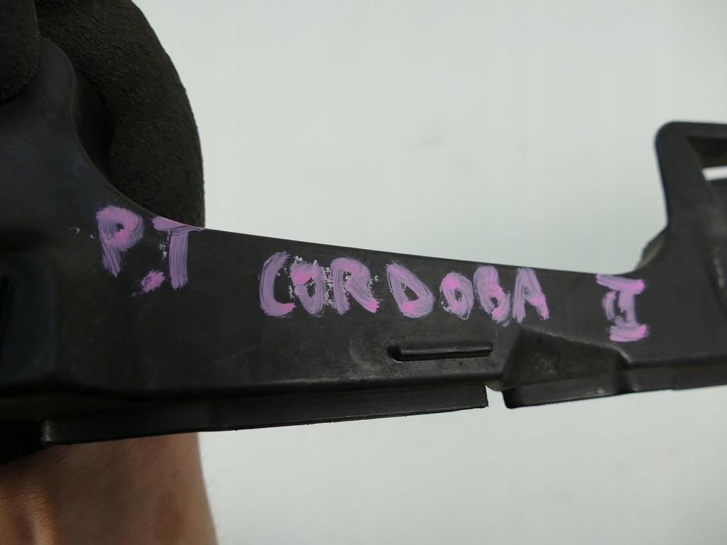 фото №9, Seat cordoba ii напрямна бампера правий задня задній