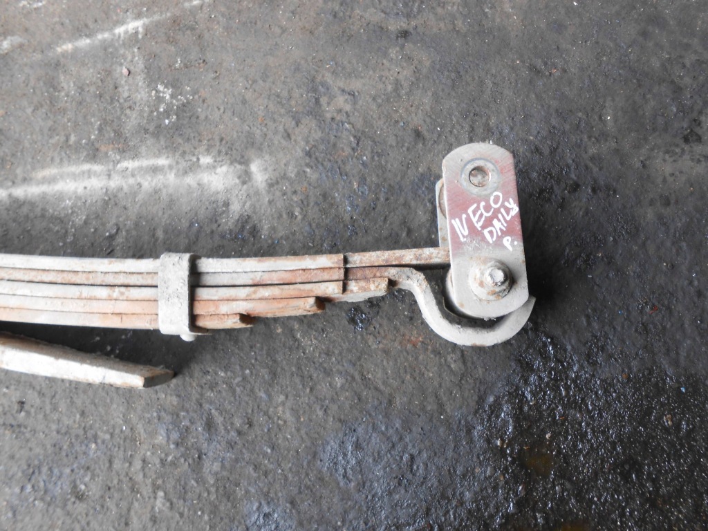 Iveco daily 3 3 ресора лівий 7 щітка Недорого