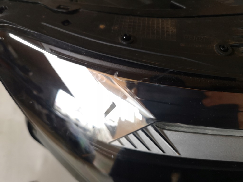 фото №2, Audi q4 e-tron- full led правая polecam