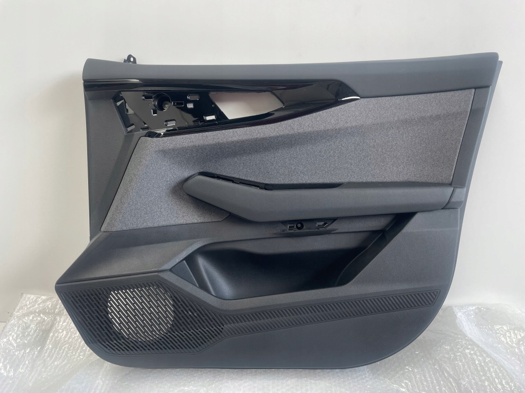 Купити Обшивка оббивка двері правий перед renault austral 809005666r оригінал