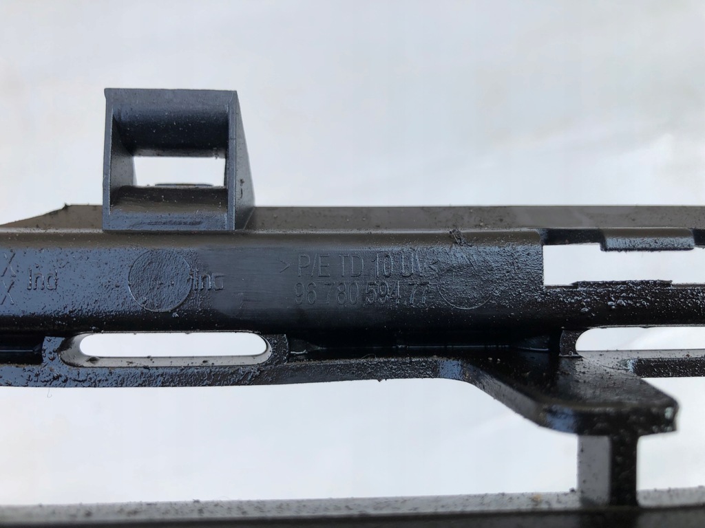 фото №9, Решітка бампера перед 9678059480 peugeot 2008 i