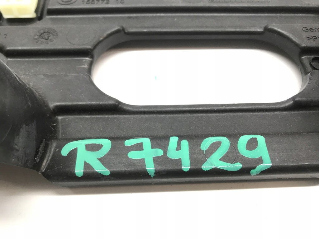 фото №8, Bmw i4 кронштейн захист przeciwbryzgowej 51759477057