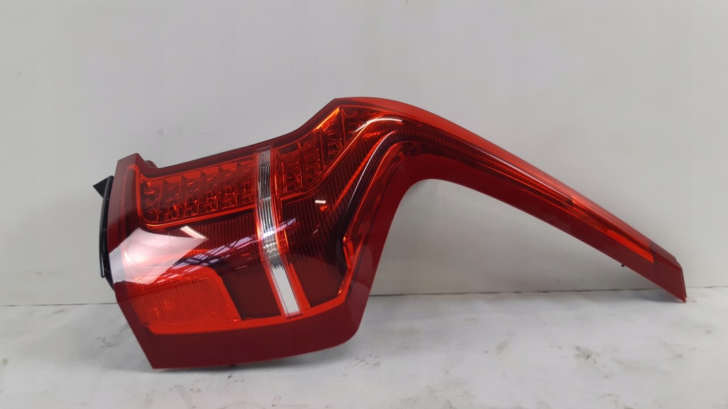 фото №4, Volvo xc90 ii лампа права задня 31353166