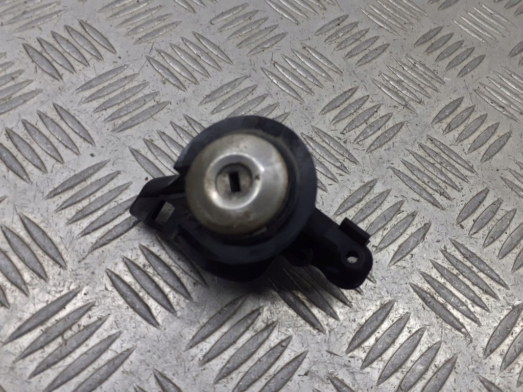 фото №1, Вкладка замка кришки багажника ford c-max 1.6 tdci