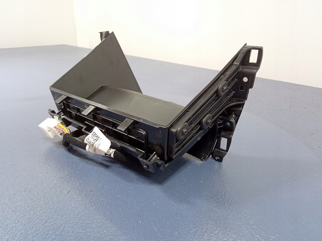 фото №4, Kia ceed iii разъём usb 12v полка 84681-j7000