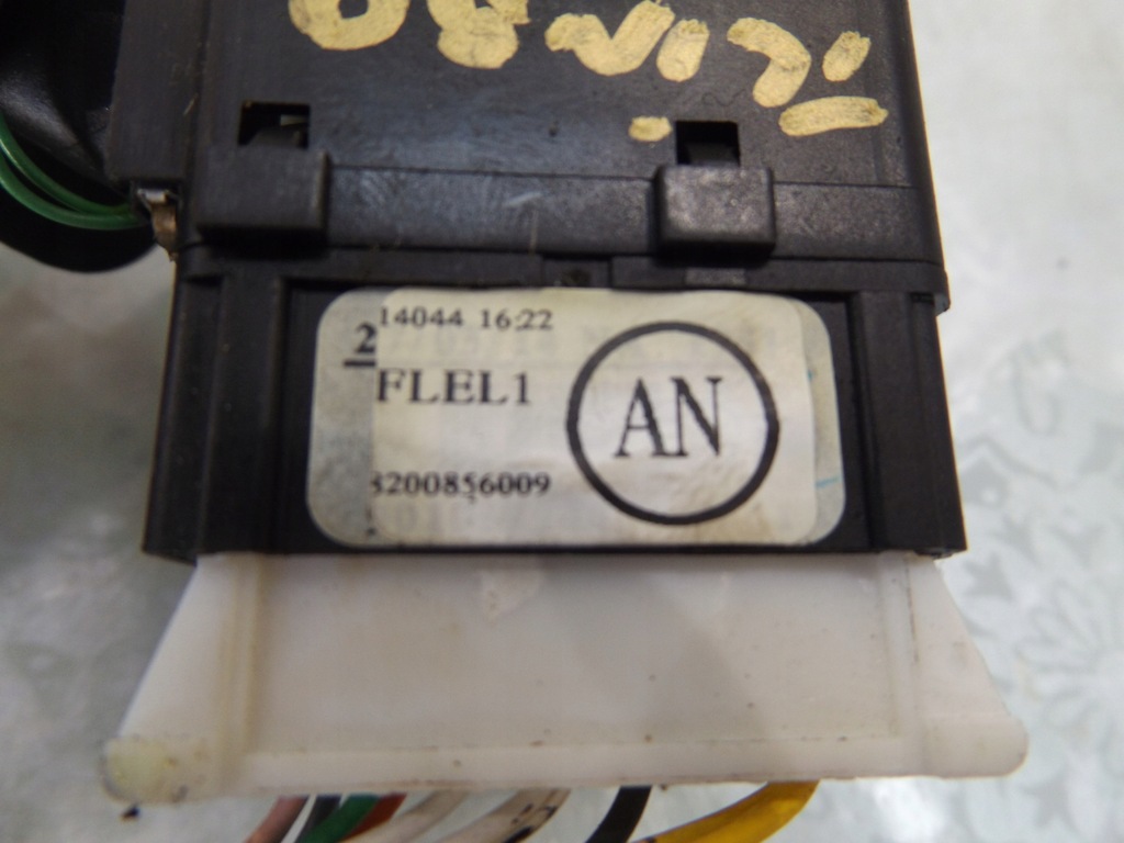 фото №5, Twingo ii lift перемикач двірник 8200856009