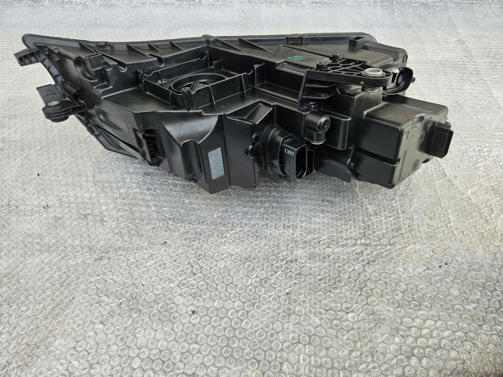 Skoda octavia рестайлинг  5e1 фара перед левая full led 5e1941015d с Разборки