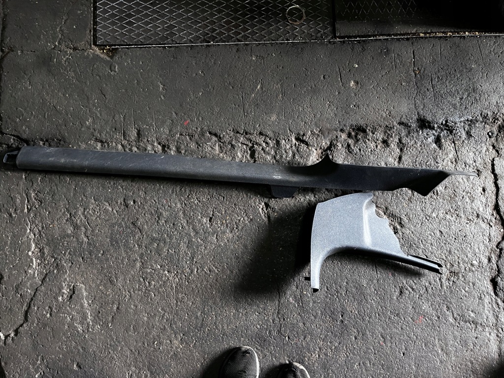 Купить 68 audi a3 8p накладка молдинг порог внутренняя правая 8p0867272b 8p3853906a